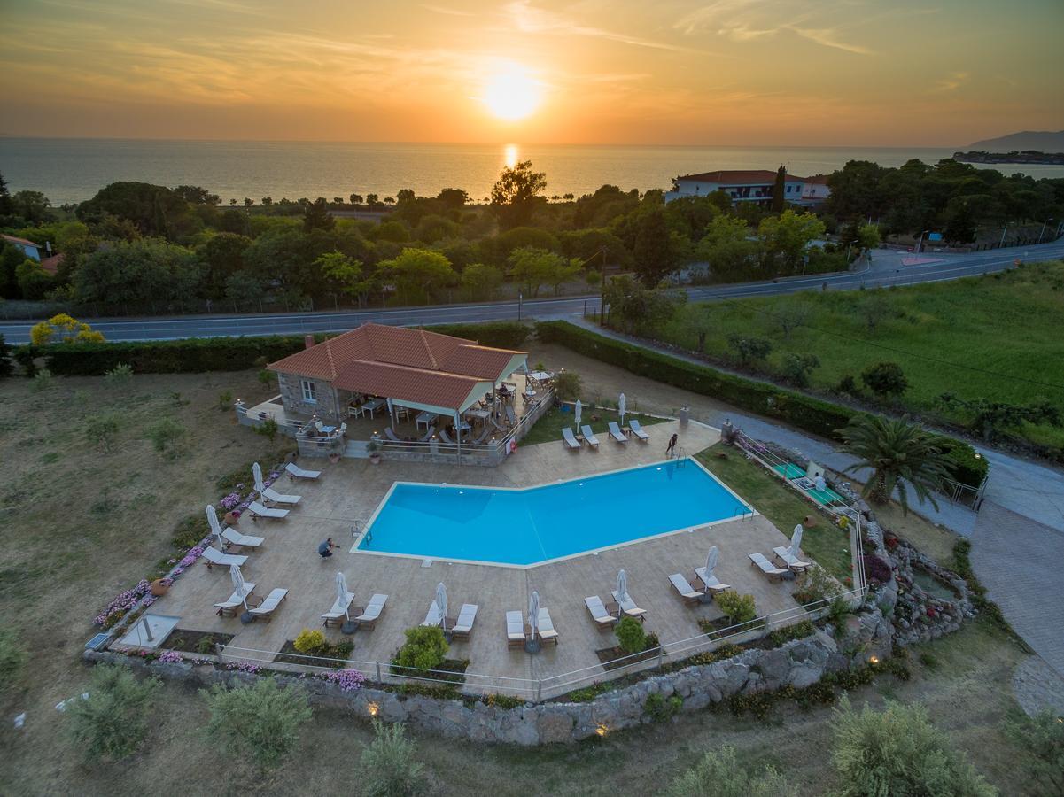 Moongarden Aparthotel Mithimna Exterior foto